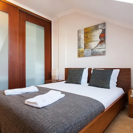 Liberty Penthouse Three-bedroom - By Lu Holidays * Lisboa